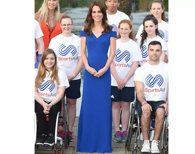 Kate Middleton في إطلالة أنثويّة سلّطت الضوء على قوامها الممشوق