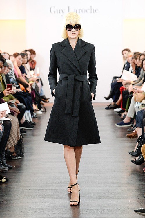 عرض أزياء Guy Laroche لربيع 2018، خلال أسبوع الموضة في باريس