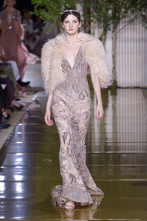 عرض أزياء Zuhair Murad للخياطة الراقية لخريف 2017