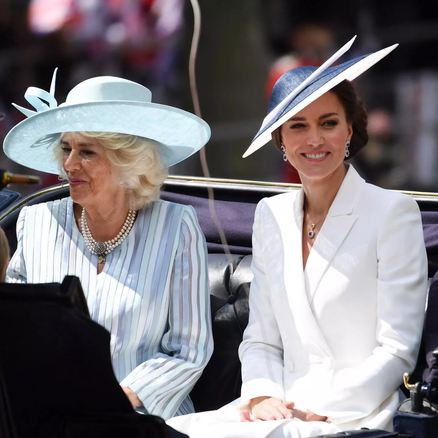 كيت ميدلتون تتألّق بالأبيض خلال اليوم الأوّل من احتفالات اليوبيل البلاتيني للملكة إليزابيث