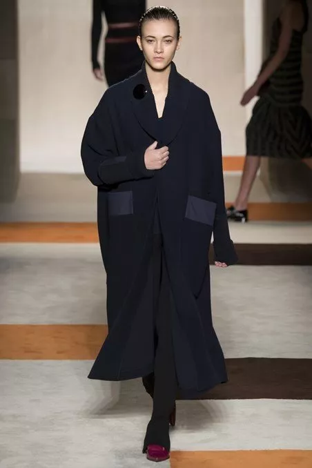 أسبوع الموضة في نيويورك:  Victoria Beckham تعيد إطلاق الكورسيه بطريقة عصريّة