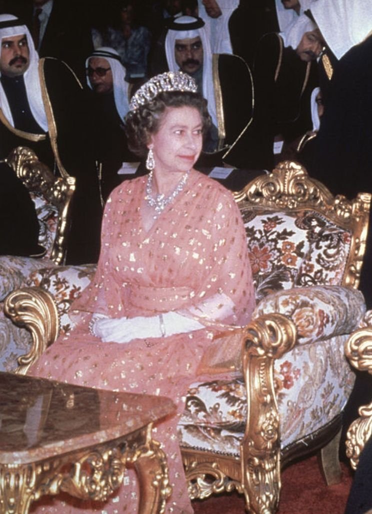 الملكة اليزابيث في البحرين عام 1979 