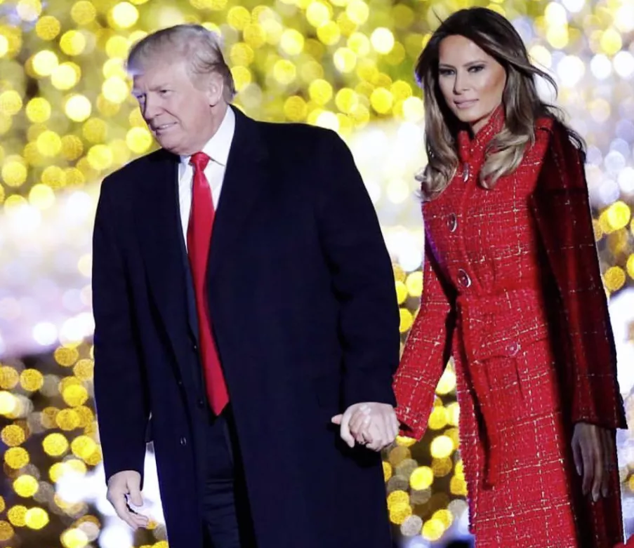 إطلالتا Melania Trump وIvanka Trump خلال إضاءة شجرة العيد للمرّة الأولى: تناغمٌ دافء
