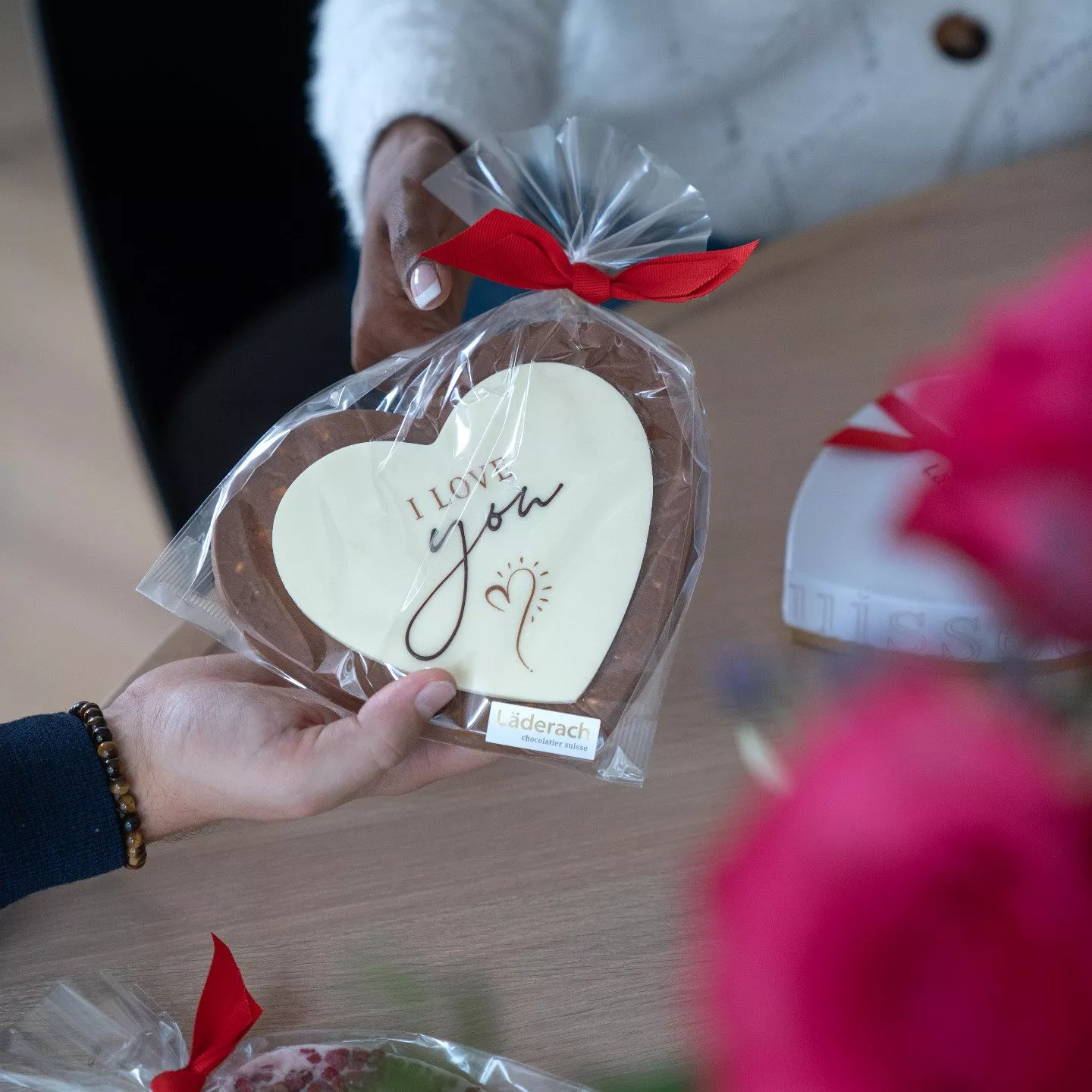 اسماء محلات حلويات في الامارات لتتسوّقي منها في عيد الحب