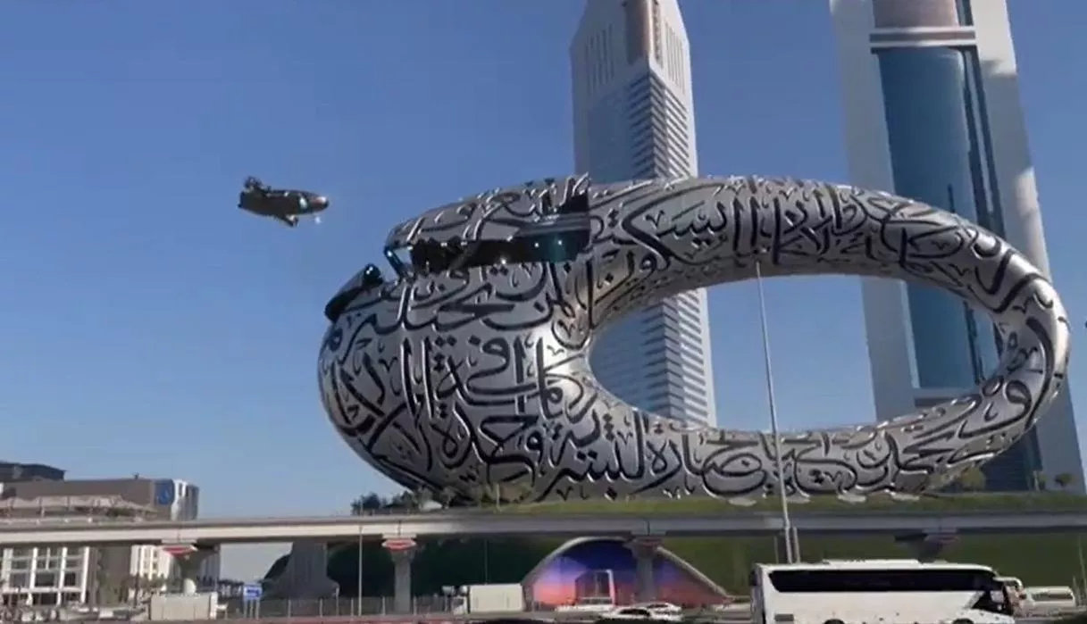 بالفيديو، هبوط مركبة جوية على متحف المستقبل في دبي يثير ضجة على السوشيل ميديا