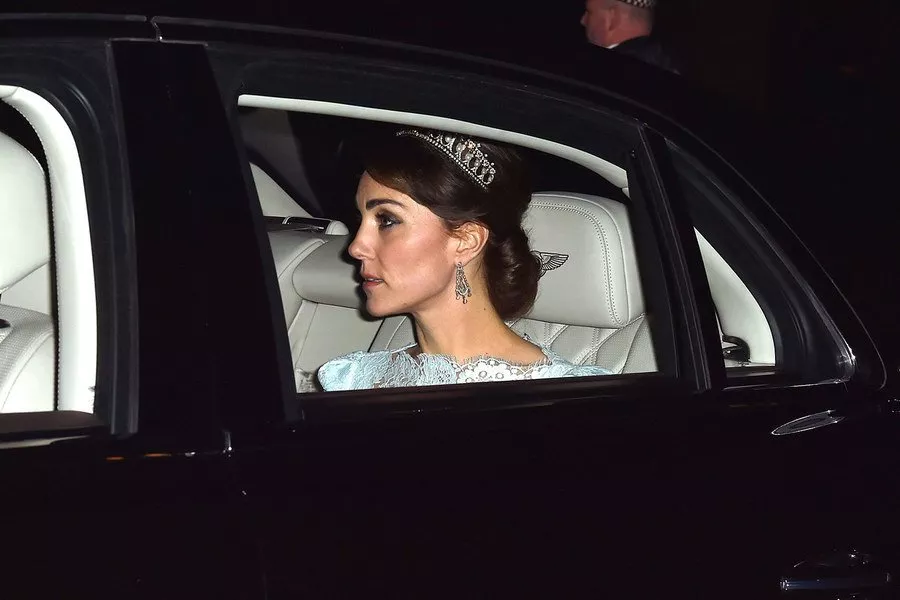 Kate Middleton تطلّ بتاج الأميرة ديانا المفضّل