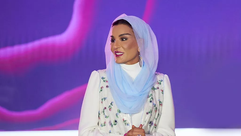 كالعادة، الأناقة عنوان طلّة الشيخة موزا! هكذا أطلّت في حفل Fashion Trust Arabia 2022
