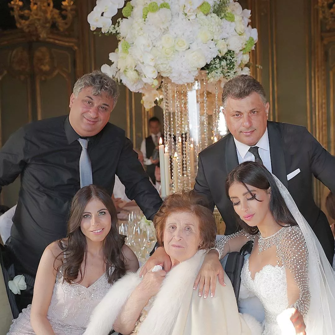 صور حفل زفاف دانييلا سمعان وسيسك فابريغاس في لندن: إطلالة عروس مفعمة بالجاذبية!