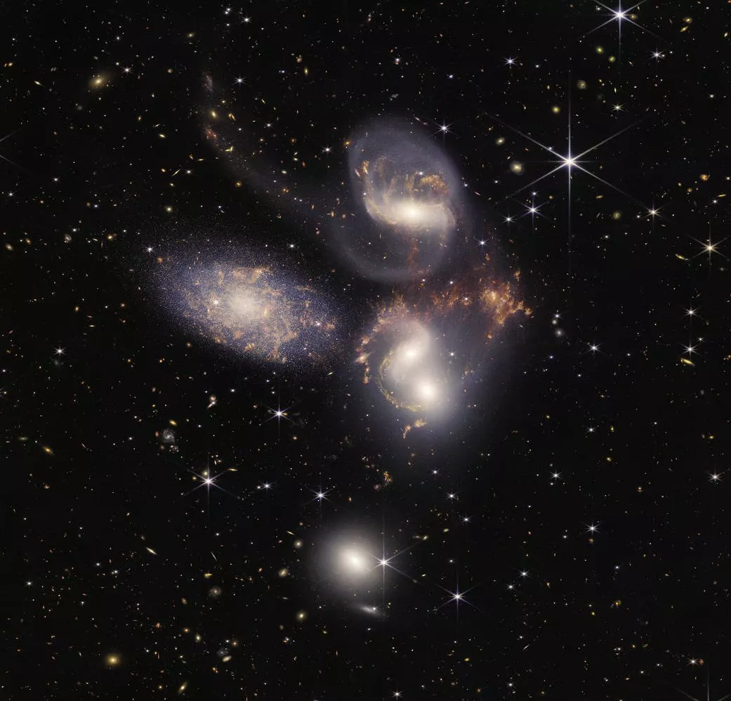 صور ملوّنة للفضاء تحبس الأنفاس، التقطها تلسكوب جيمس ويب لأول مرّة في التالريخ