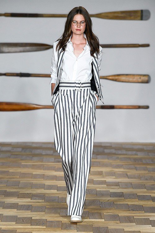 عرض أزياء Daks لربيع 2018، خلال أسبوع الموضة في لندن