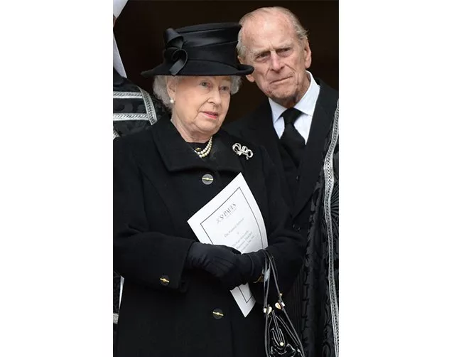 قطعة الملابس التي لا يجب أن تفارق حقيبة العائلة الملكيّة البريطانيّة خلال السفر، بحسب البروتوكول