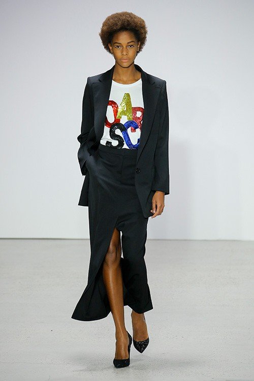 عرض أزياء Oscar De La Renta لربيع 2018، خلال أسبوع الموضة في نيويورك