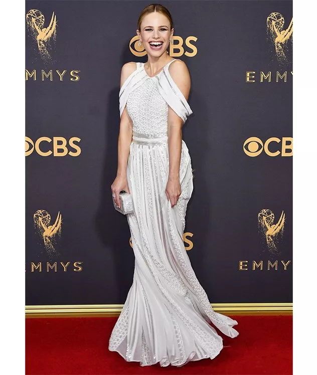 أبرز إطلالات النجمات في حفل Emmy Awards 2017