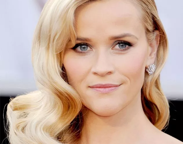 سر جمال بشرة Reese Witherspoon الخالية من الشوائب