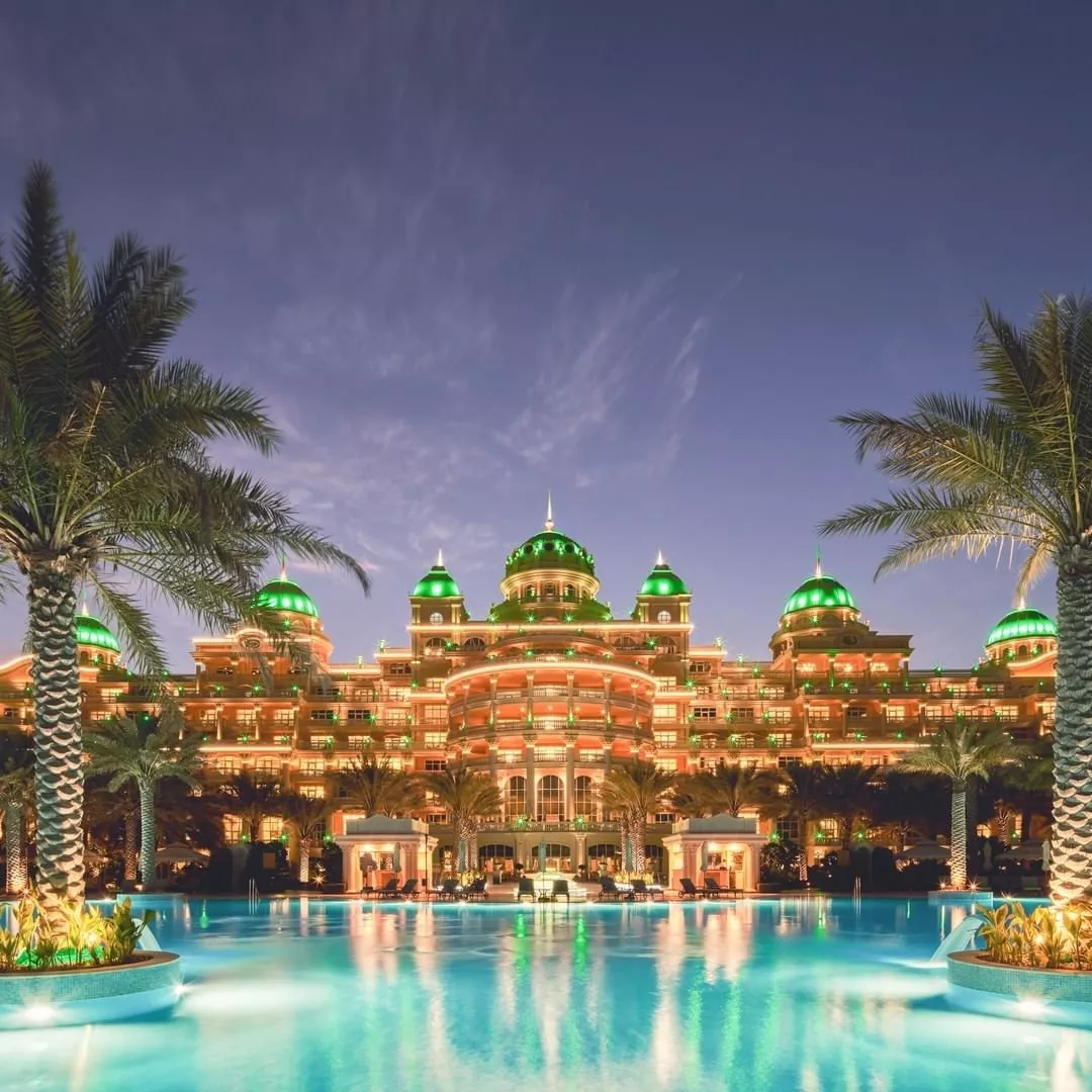 أفخم فندق ومنتجع سياحي في الامارات، اكتشفيها وزوري منها ما يعجبكِ