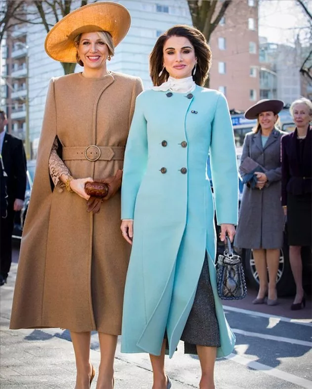الملكة رانيا في هولندا: إطلالتان تعجز الكلمات عن وصف روعتهما!