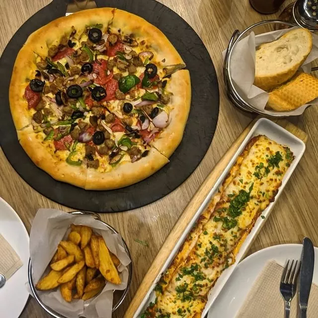 ما هي افضل مطاعم عائلية في ابو ظبي؟ إليكِ 9 من أبرز الخيارات