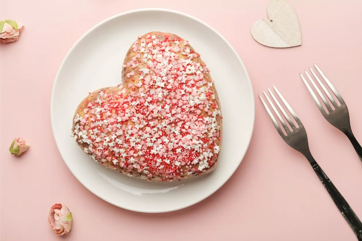 كيكات عيد الحب: 10 وصفات حلوى يمكنكِ تحضيرها بنفسكِ في الفالنتاين