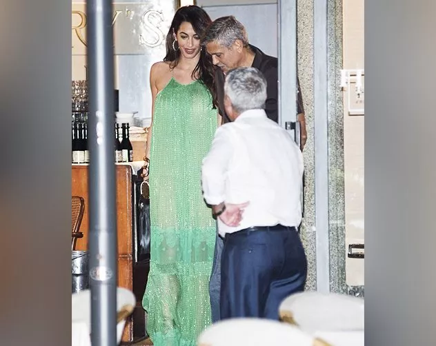 الإطلالة الأجمل لـAmal Clooney بعد إنجابها توأمها: لوك صيفي منعش بامتياز