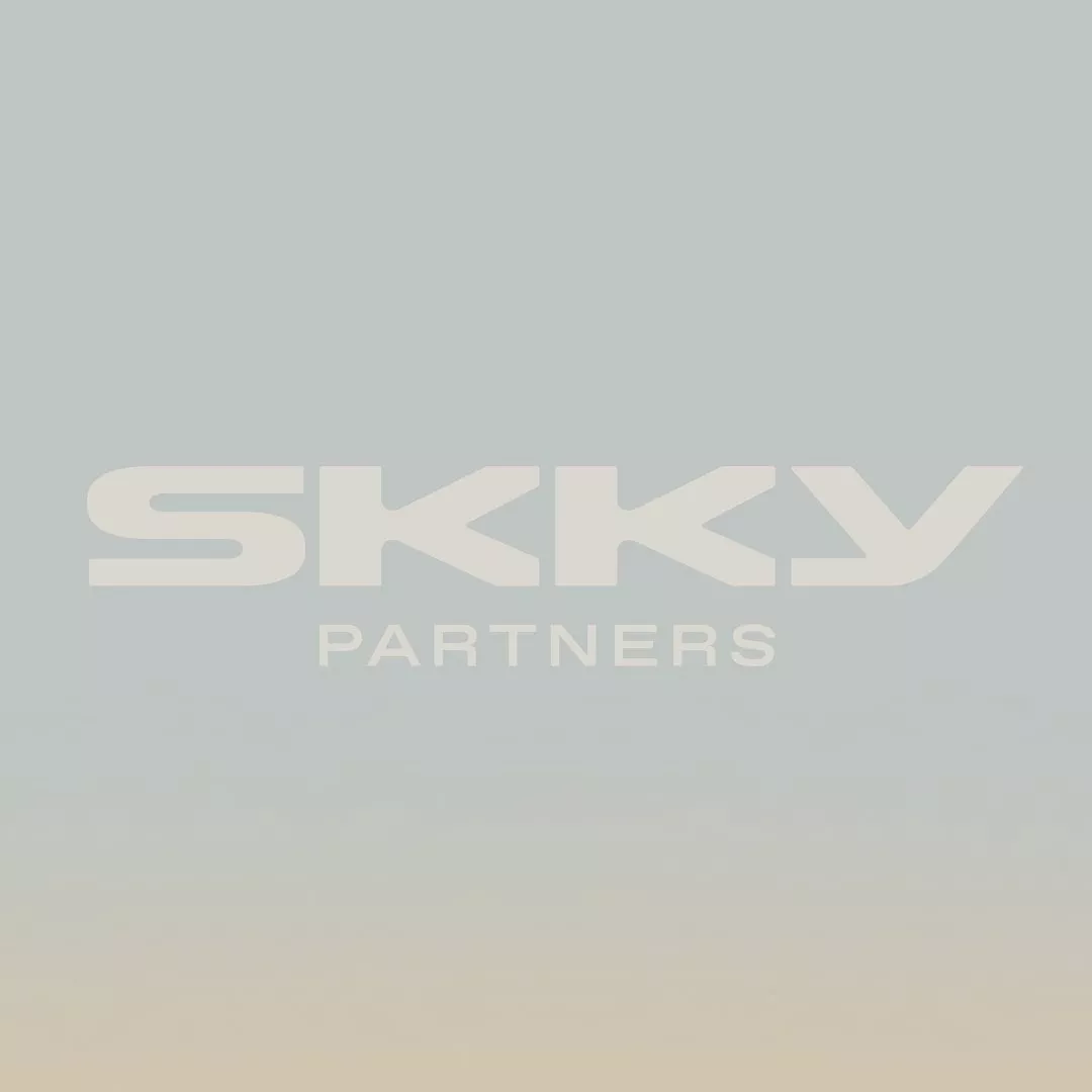 كيم كارداشيان تطلق شركة SKKY Partners بالشراكة مع كريس جينير وJay Sammons