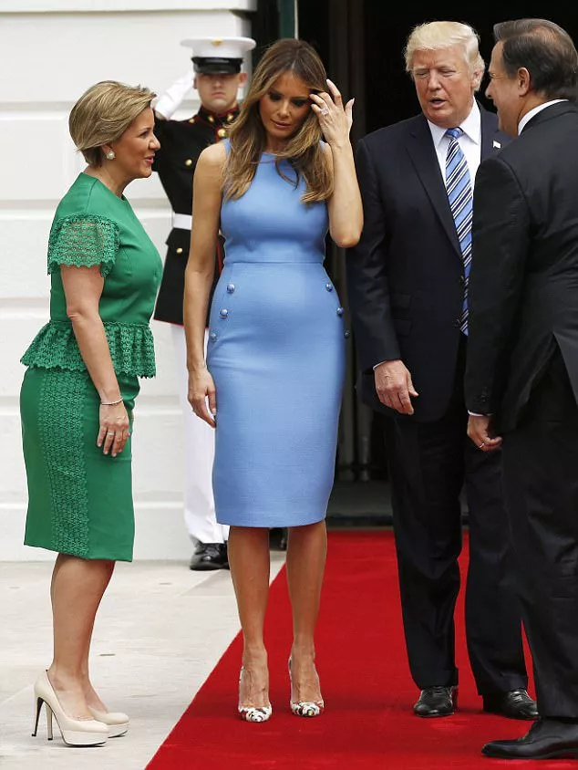 إطلالة عصريّة وغير متكلّفة لميلانيا ترامب خلال استقبال رئيس بنما وزوجته في البيت الأبيض