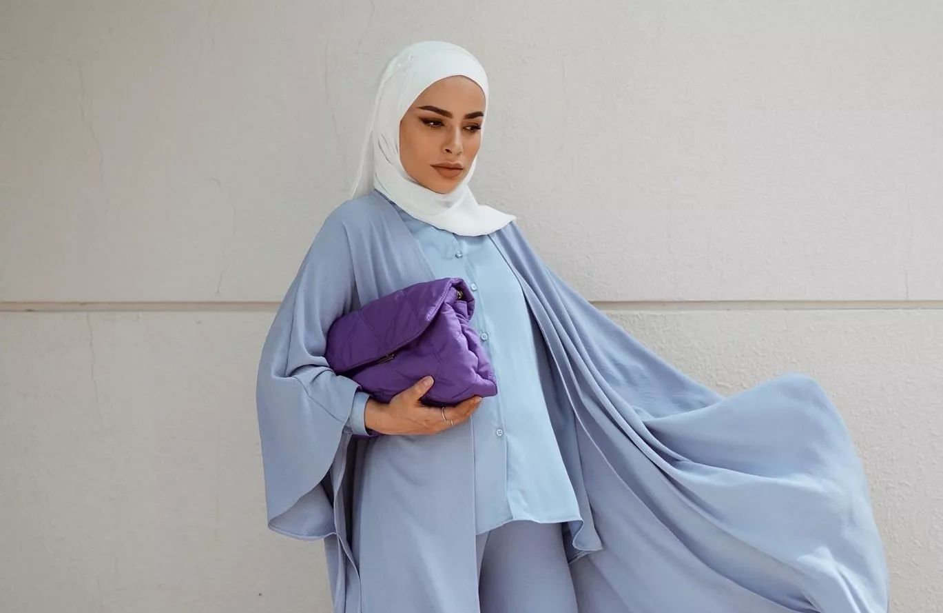 استوحي من الفاشينيستا طرق تنسيق الحجاب مع العبايا في رمضان 2022
