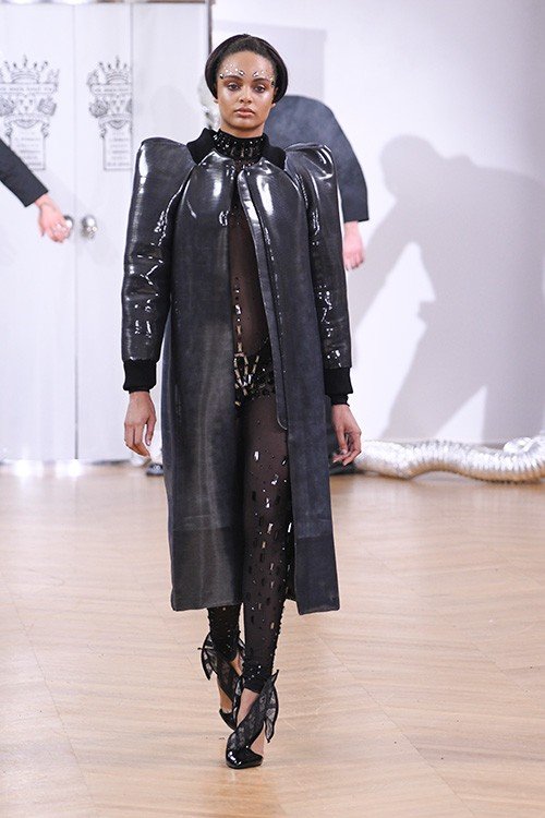 عرض أزياء On Aura Tout Vu لربيع 2018