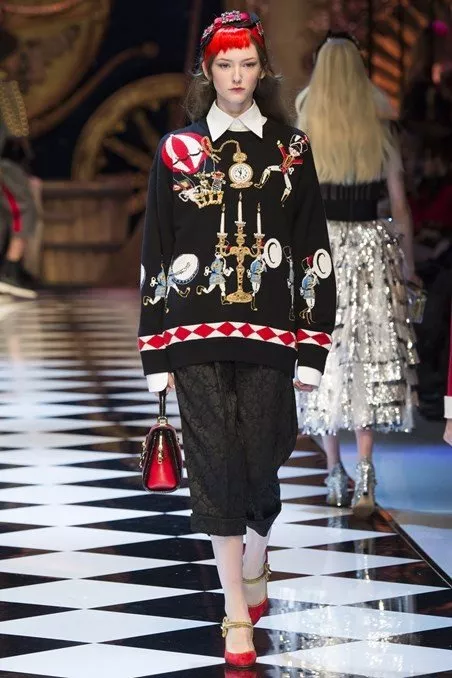أسبوع الموضة في ميلانو لخريف 2016: Dolce & Gabbana وأميرات ديزني في عرضٍ خياليّ