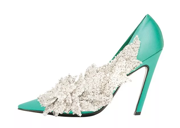 حذاء الأسبوع: تصميم من Balenciaga يداعب مخيّلة كل فاشينيستا