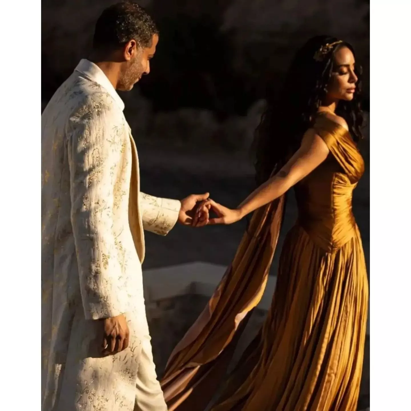 صور بسنت شوقي ومحمد فراج في ليلة الحنة: عروسه إغريقية ساحرة!