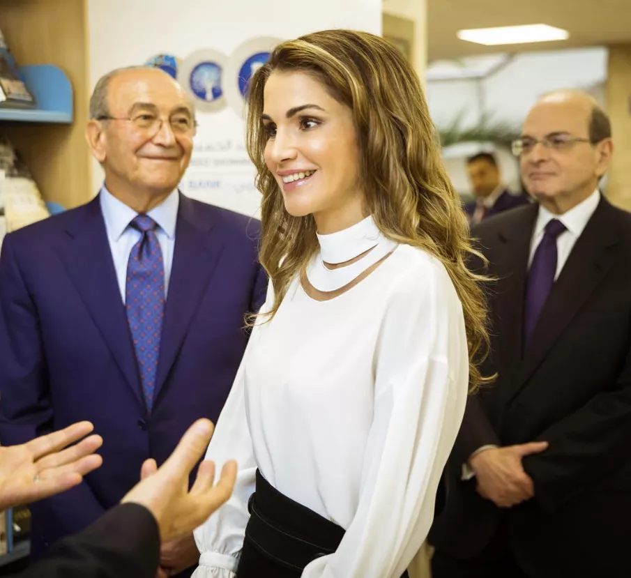 الملكة رانيا تلتقي وفداً من الإعلاميين خلال افتتاح أسبوع عمان للتصميم 2017