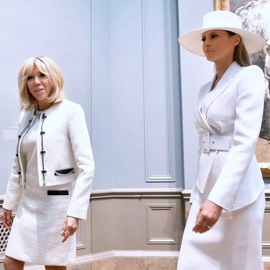 Melania Trump تتفوّق على Ivanka Trump في إطلالتين مثاليتين خلال استقبال الرئيس الفرنسي