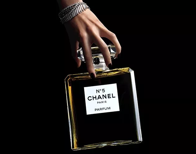 لمَ عطر Chanel N˚5 هو الأثمن بين خياراتكِ؟