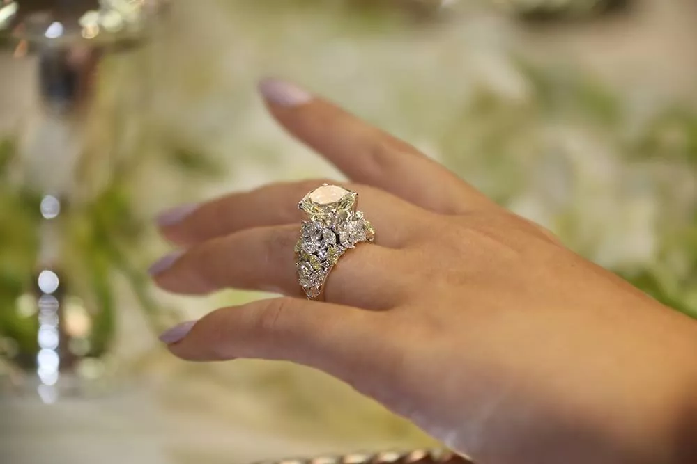 بالصور، خاتم ميريام فارس الماسيّ بمناسبة عيد زواجها