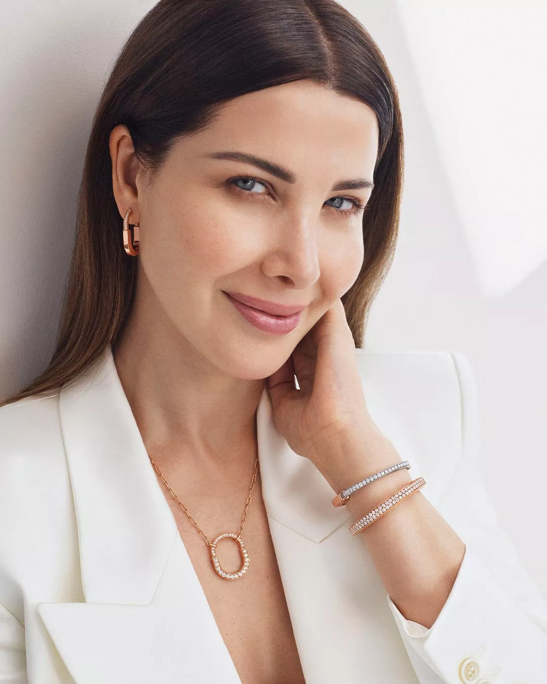 .Tiffany & Co تُطلق حملة ترويجية جديدة لتشكيلة Tiffany Lock بالتعاون مع سفراء العلامة