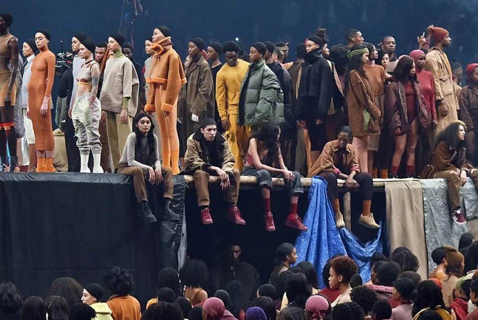 عرض أزياء Yeezy في أسبوع الموضة في نيويورك: حدث غير مسبوق والأوّل من نوعه