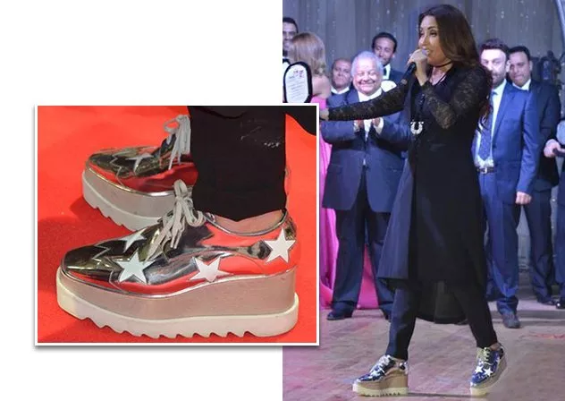 لطيفة تنتعل حذاء Stella McCartney مع الأزياء غير المناسبة خلال مهرجان الأغنية المصوّرة