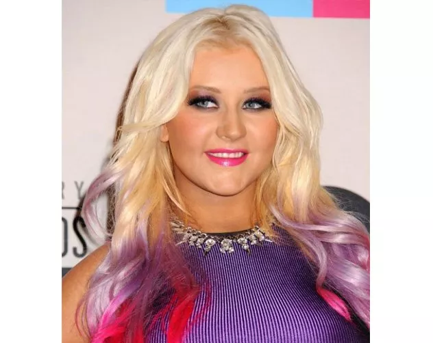 Christina Aguilera في تغيير صادم: من دون مكياج وبملامح مغايرة