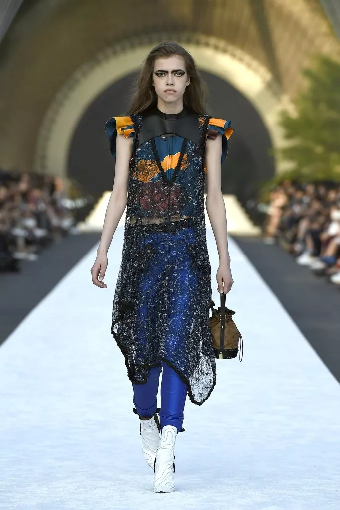 مجموعة Louis Vuitton التحضيريّة لربيع 2018: الثقافة اليابانيّة تمتزج بالأسلوب الباريسيّ