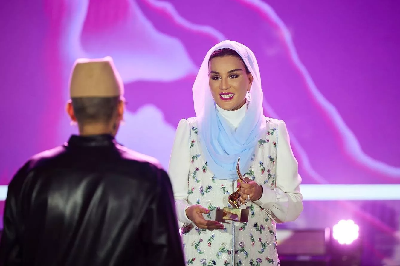 كالعادة، الأناقة عنوان طلّة الشيخة موزا! هكذا أطلّت في حفل Fashion Trust Arabia 2022
