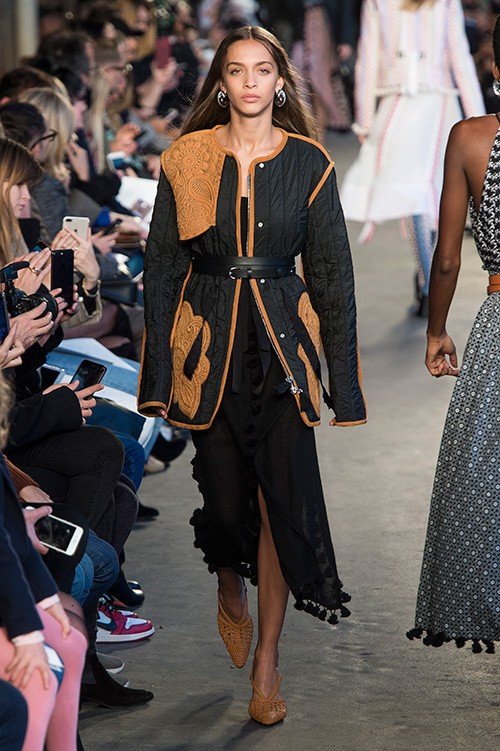 عرض أزياء Altuzarra لربيع 2018، خلال أسبوع الموضة في نيويورك