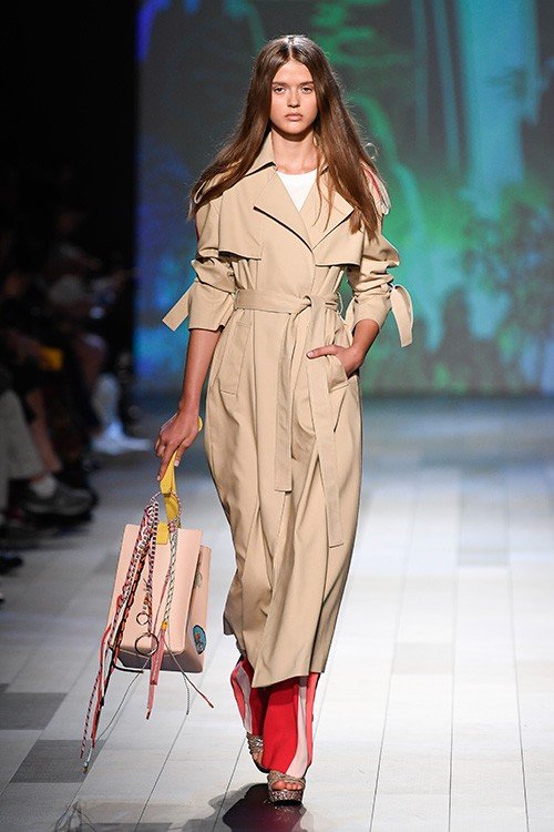 عرض أزياء Vivienne Tam لربيع 2018، خلال أسبوع الموضة في نيويورك