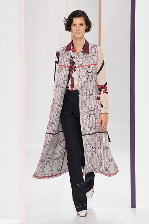 عرض أزياء Herm&egrave;s لربيع 2018، خلال أسبوع الموضة في باريس