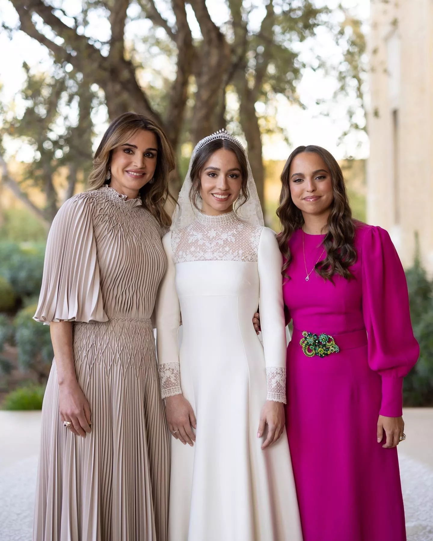 سيرة الملكة رانيا: ماذا كانت تعمل قبل الزواج؟ وكيف تعرّفت على الملك؟