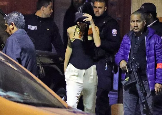 Kim Kardashian تتعرضّ للسرقة في باريس تحت تهديد السلاح