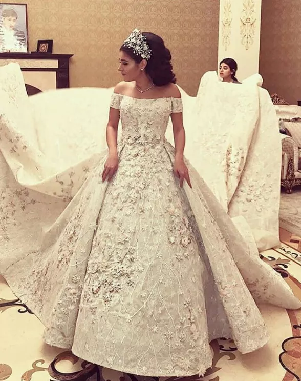 المصمّم Rami Kadi ينقل فستان عروس إلى مستوى آخر: تصميم تحلم به كل شابة في يومها الكبير!