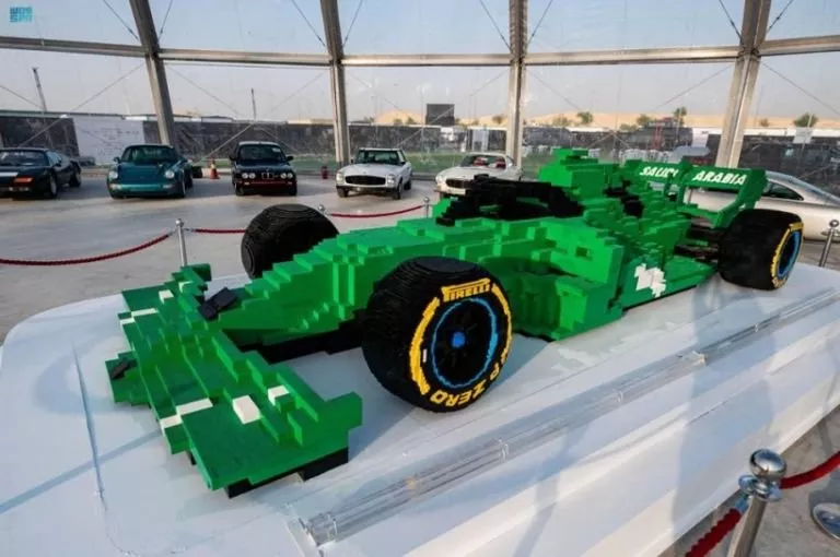 مجسم سيارة فورمولا 1 في موسم الرياض 2021 موسوعة غينيس 2022