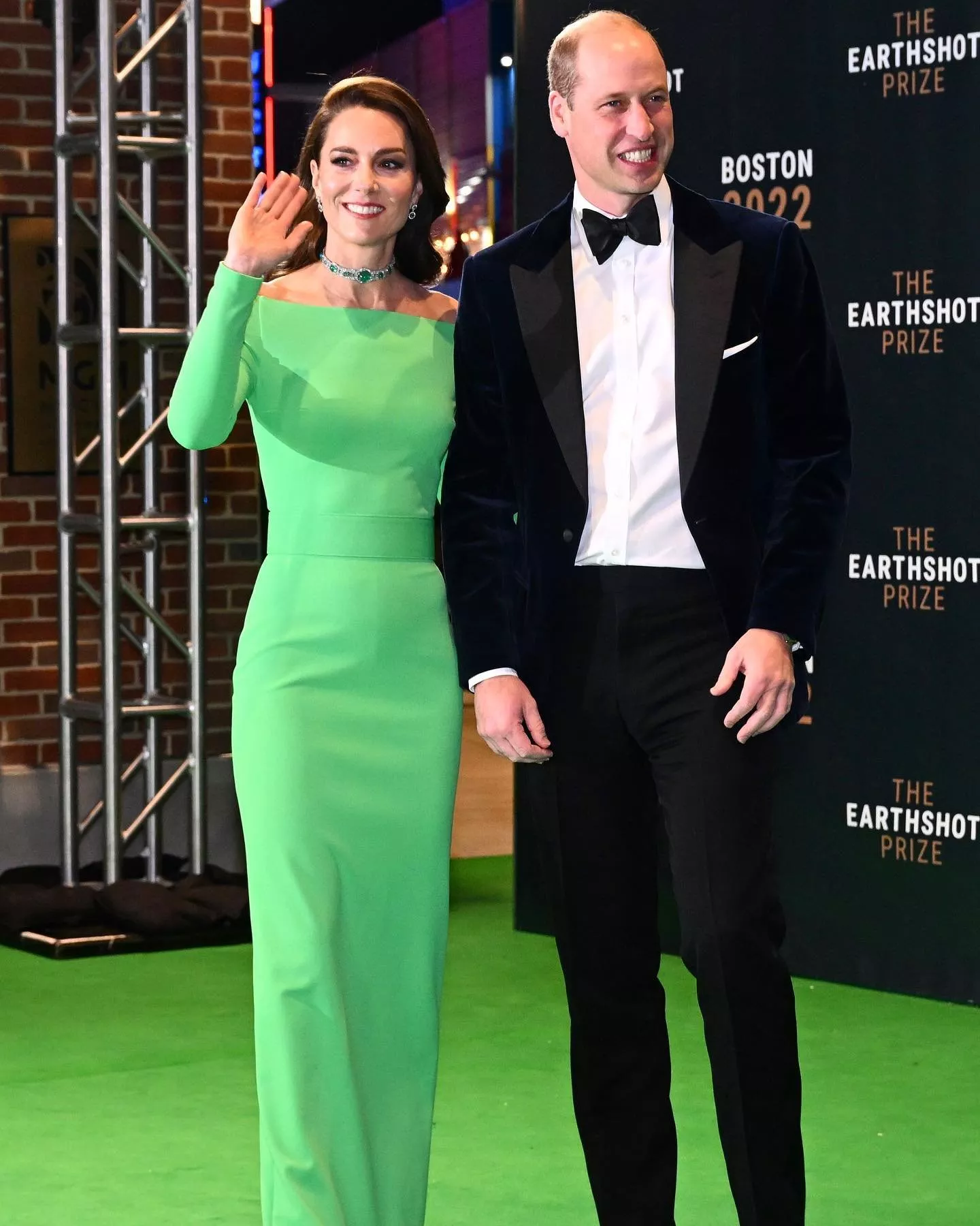 كيت ميدلتون بفستان أخضر مستأجر ومجوهرات الأميرة ديانا في حفل توزيع جوائز إيرث شوت 2022