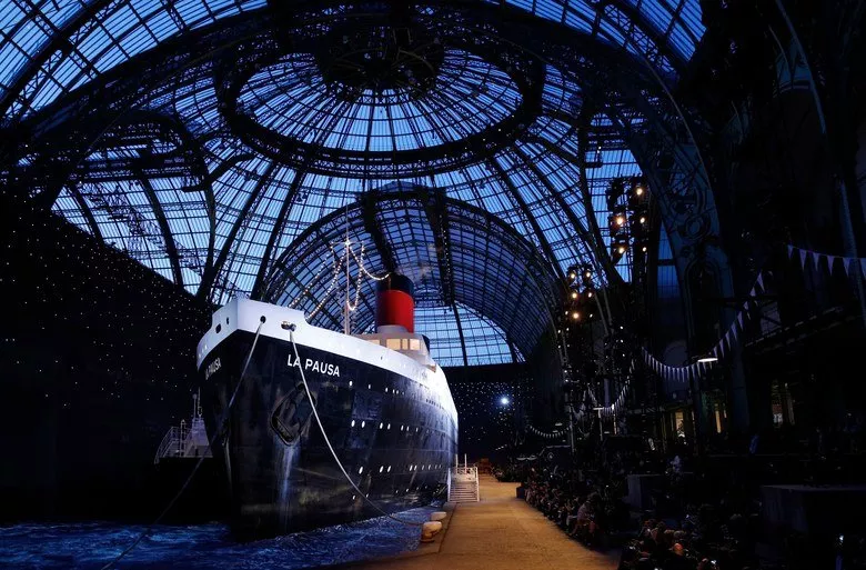 مجموعة Chanel التحضيريّة لربيع 2019: سفينة La Pausa تحطّ رحالها في القصر الكبير
