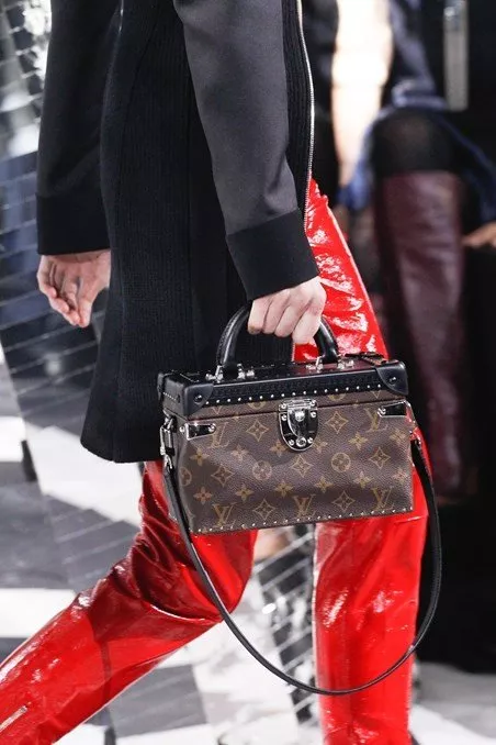 أسبوع الموضة الباريسيّ لخريف 2016: Louis Vuitton بأسلوب رياضيّ ثائر